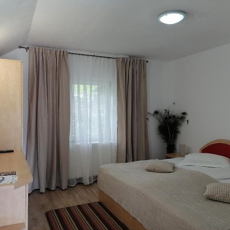 Motorom Hotel Zarnesti Luaran gambar