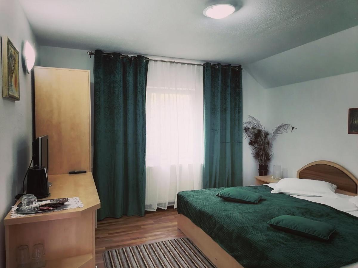 Motorom Hotel Zarnesti Luaran gambar